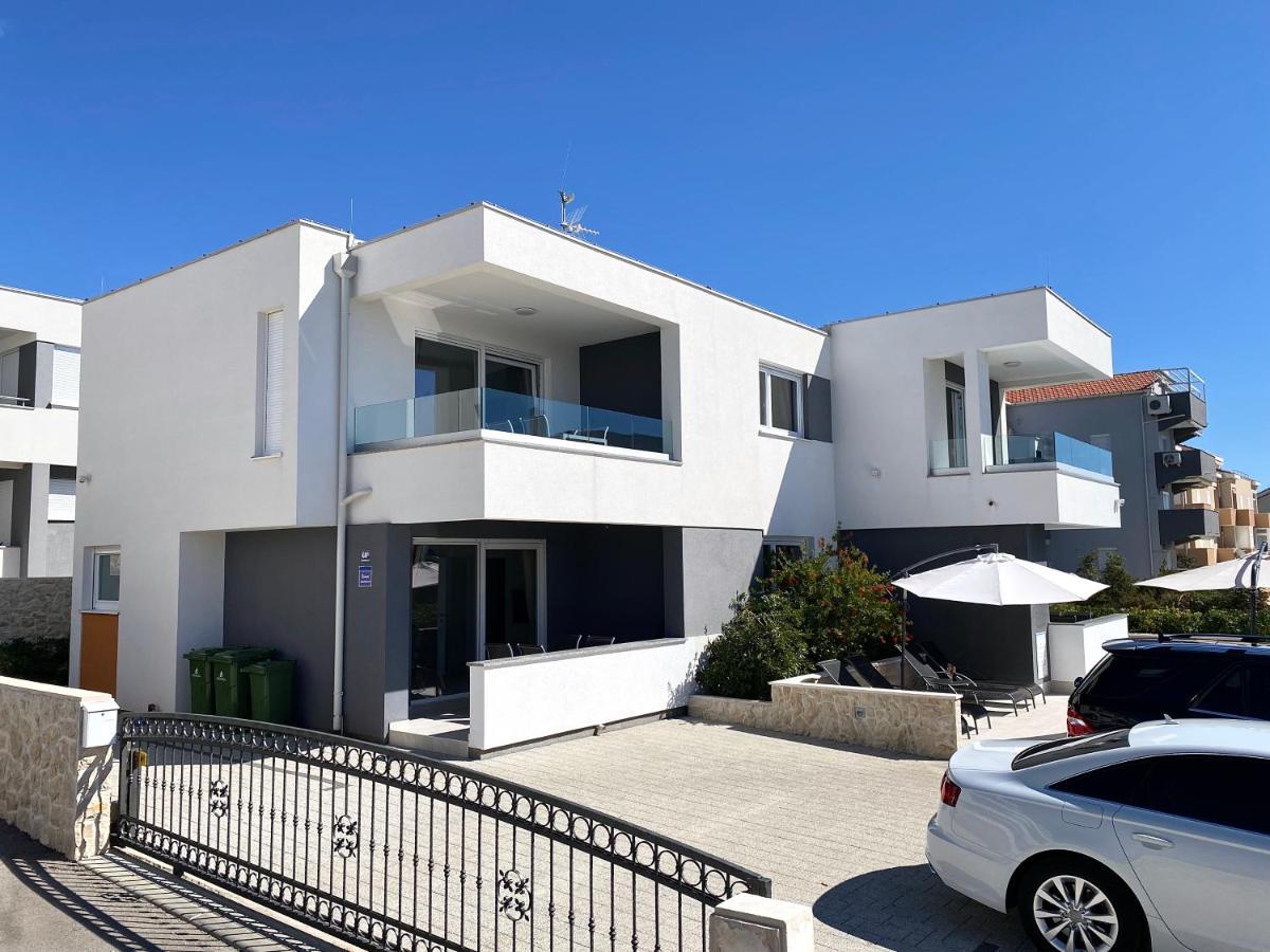 Fantasy Pool Villa Novalja Exterior photo